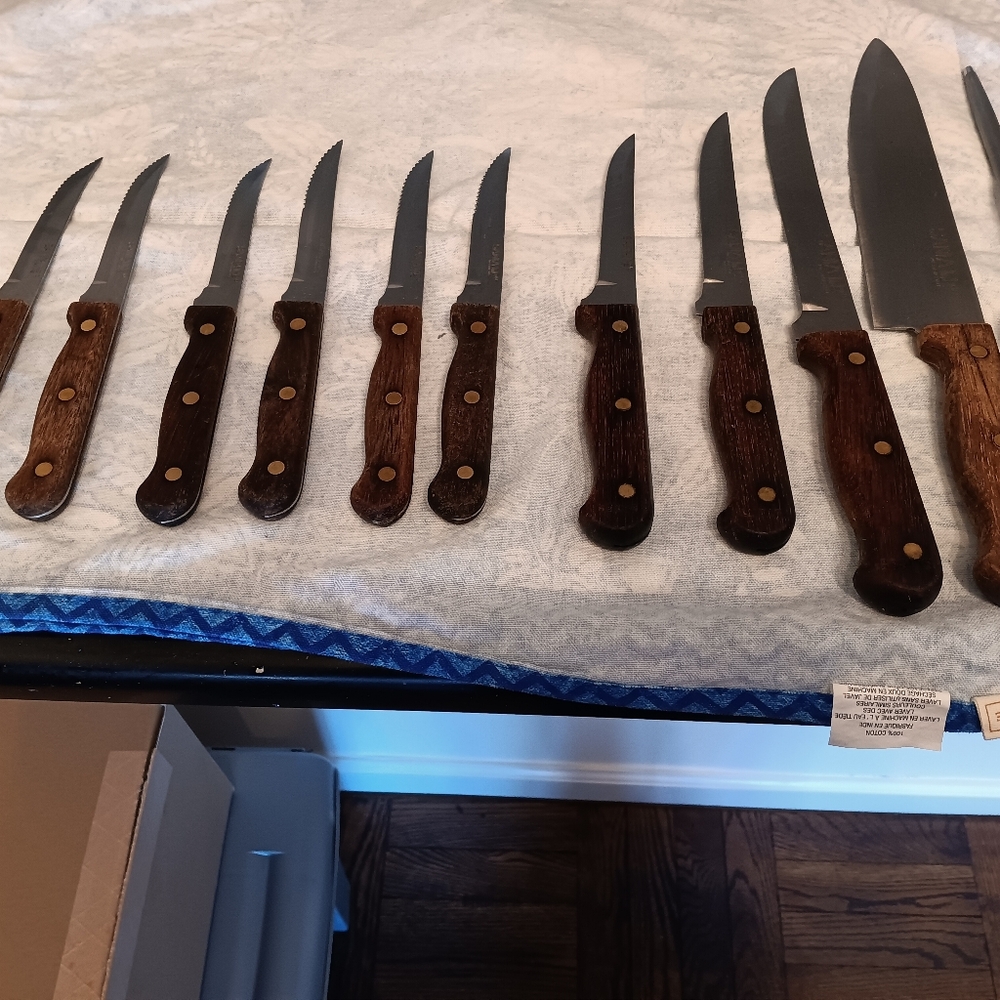 Santa Fe Knife Set - Picture 2 of 2